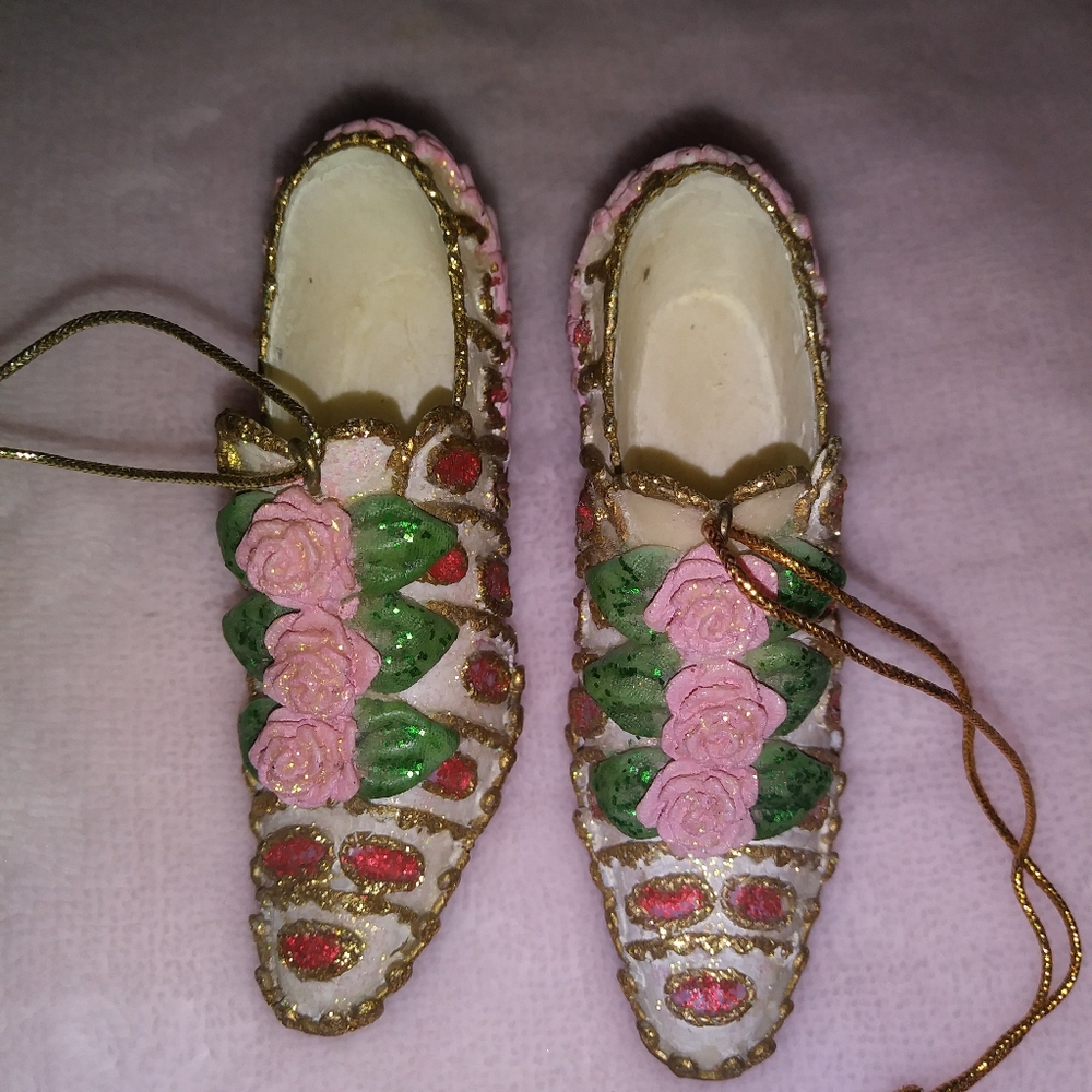 🌹🌷Sale 2 for $20 Vintage resin mini high heels
